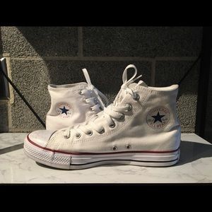 White Converse Chuck Taylor All Star. Size 9.5.